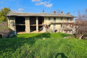 CASA SEMINDIPENDENTE A PRAROSTINO