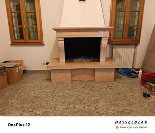 Camino in marmo rosa