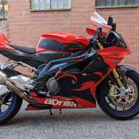 Aprilia rsv 1000 factory