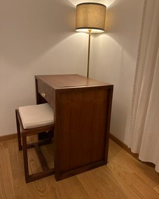 Mobile vanity