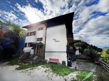 Casa singola con quattro abitazioni