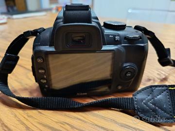 Macchina fotografica reflex Nikon D3000