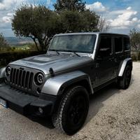 Wrangler Unlimited 2.8 crd Sahara Black Edition