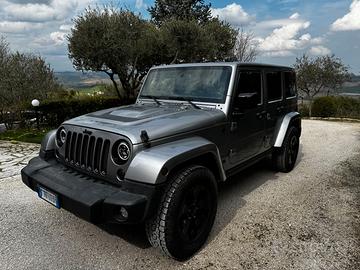 Wrangler Unlimited 2.8 crd Sahara Black Edition