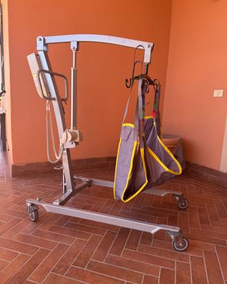Sollevatore elettrico Invacare per disabili