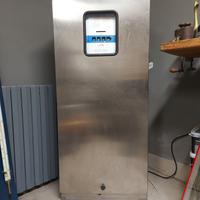 Struttura distributore benzina