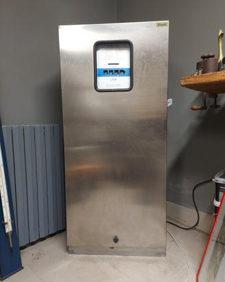 Struttura distributore benzina