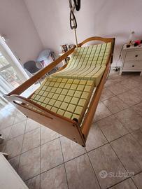 Letto elettrico con sponde e alzamalati