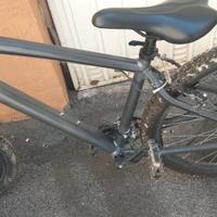 Bici mountain-bike 27,5 pollici, cambio 21 velocit