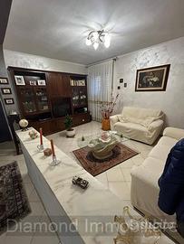 Appartamento ristrutturato con garage ad Acireale