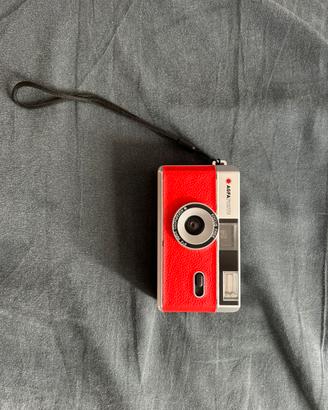 Camera con rullino Agfamatic 100