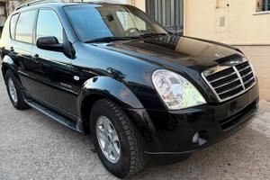 Ssangyong REXTON II 2.7 XDi TOD Autocarro