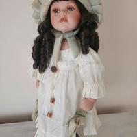 Bambola di porcellana