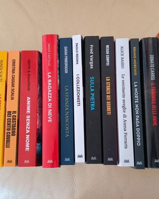 Set 22 libri giallo thriller romanzo lettura