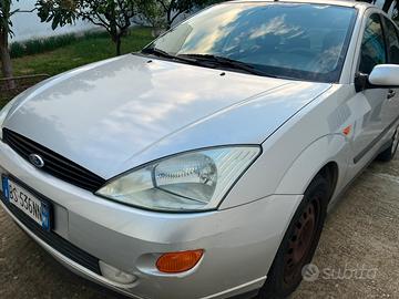 Ford focus 2001 con carrello