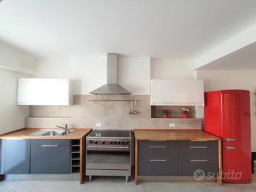 Stanza privata con terrazzo vista castello