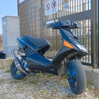 VALUTO vend Aprilia SR replica del 94 con tpr 77 