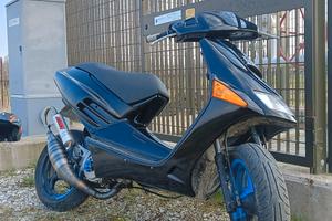 VALUTO vend Aprilia SR replica del 94 con tpr 77 