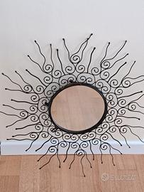 specchio su cornice in ferro battuto