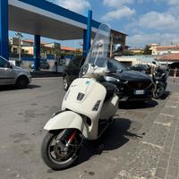 Vespa 300 gts