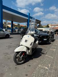 Vespa 300 gts