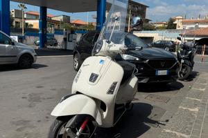 Vespa 300 gts