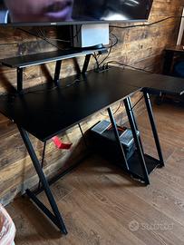 Scrivania da gaming in carbonio. Con presa e led