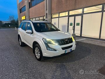 Mahindra XUV500 2.2 W8 Diesel.