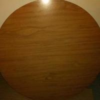 Tavolo rotondo in legno