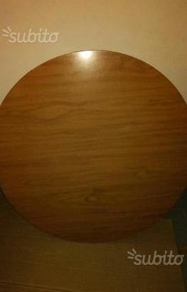 Tavolo rotondo in legno