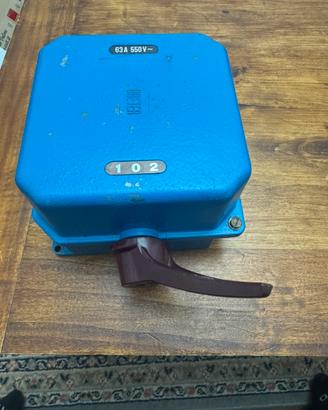 Commutatore 36A-550V