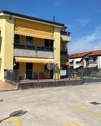 2 LOCALI A RESANA
