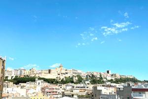 Bilocale rifinito e panoramico in via Sonnino