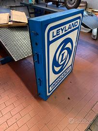 Insegna luminosa leyland innocenti