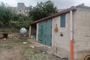 terreno con rustico