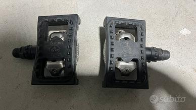 Pedali Shimano Deore con attacco rapido