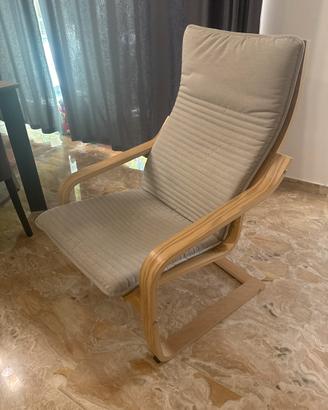 Poltrona POÄNG ikea con cuscino