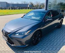 Lexus ES (2018-) Hybrid Design