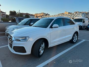 Audi Q3 2.0 TDI 120 CV Sport - LEGGI DESCRIZIONE