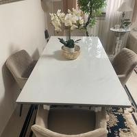 Tavolo da sala in gres porcellanato