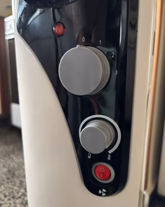 Radiatore ad olio con ruote 2400 watt