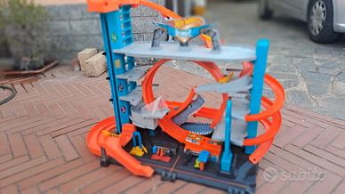 pista hot wheels ultimate garage