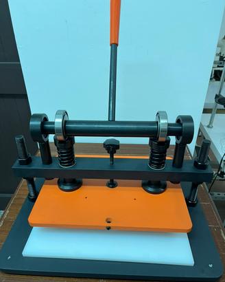 Pressa fustellatrice manuale per cuoio marca Vevor