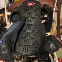 Protezione per schiena e ginocchia