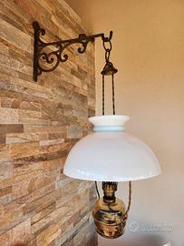 lampada antica ad olio