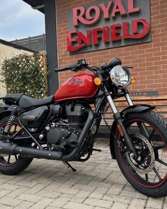 Royal Enfield Meteor 350 Fireball Red
