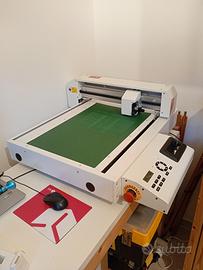 plotter da taglio adesivi e vinili