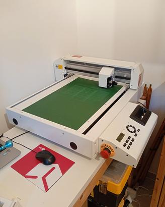 plotter da taglio adesivi e vinili