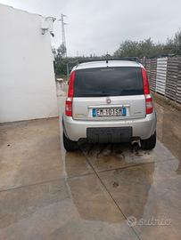 panda 1300 Mjt 4 x 4 climbing