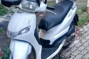 Tweet 125 Peugeot